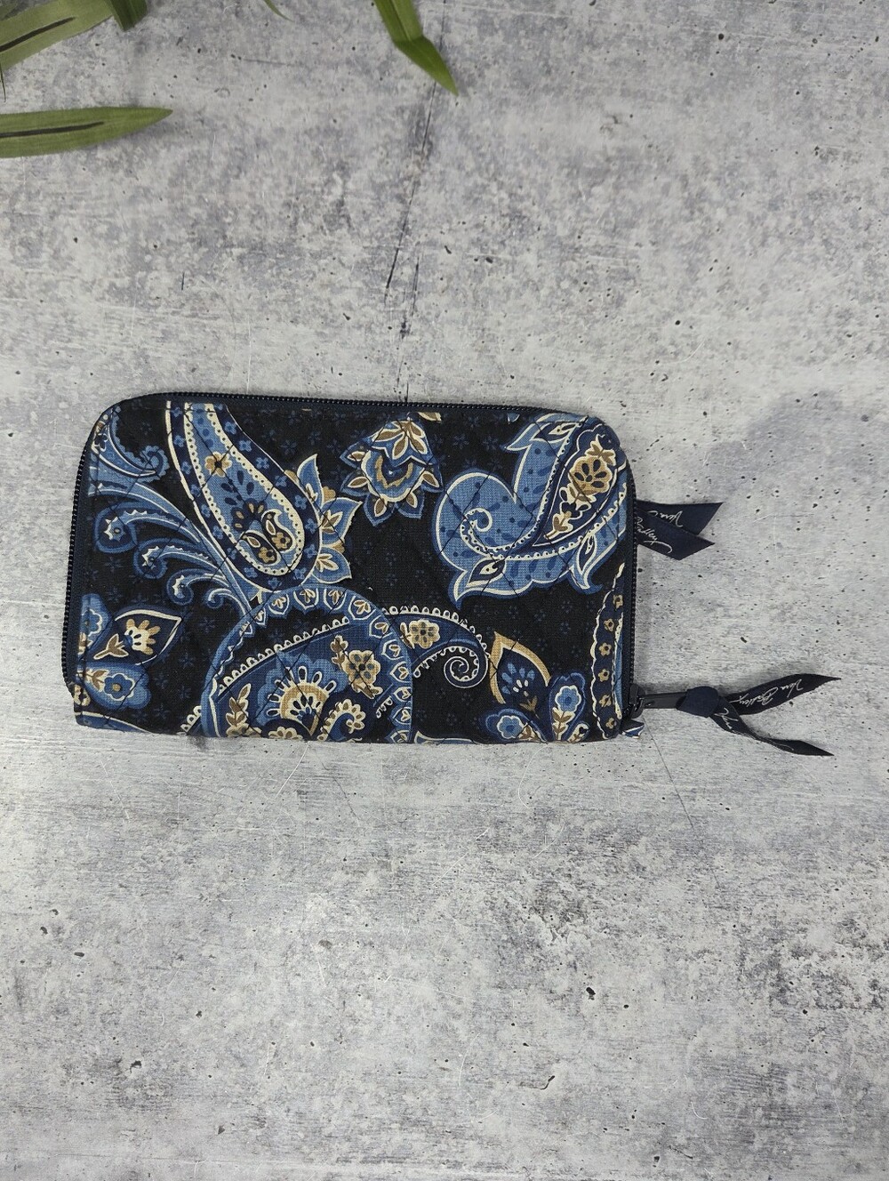 Vera Bradley Windsor Navy Blue Paisley Zip Around Wallet Organizer